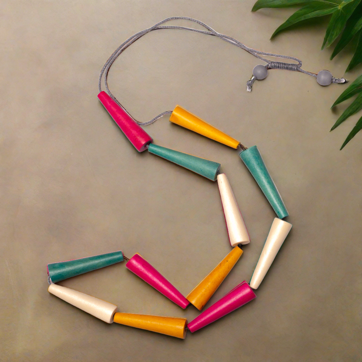 Collier Cône en Bois
