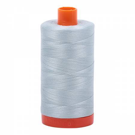 Fil Aurifil n°5007 gris bleu clair uni