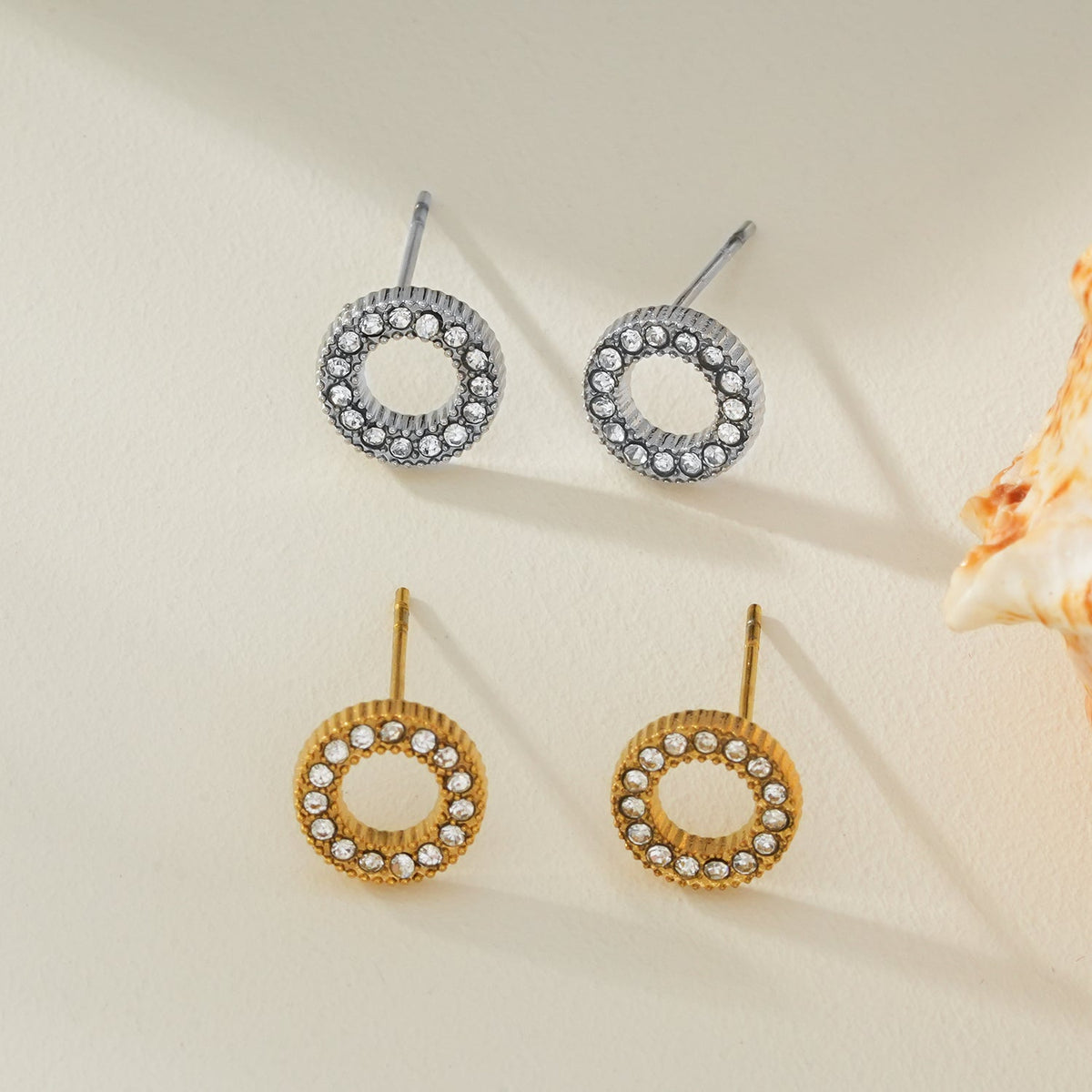 AMATOLE Or : Mini-boucles d'oreilles puces cercle radiant