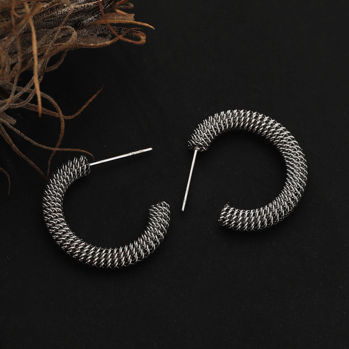 Boucles d'oreilles créoles KUMASI en argent richement texturé
