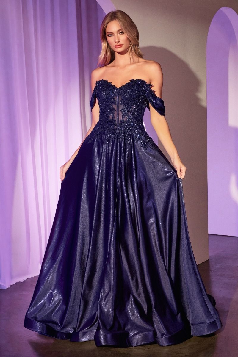 5 couleurs disponibles en ROBE ÉVASÉE EN DENTELLE ET SATIN À ÉPAULES DÉNUDÉES