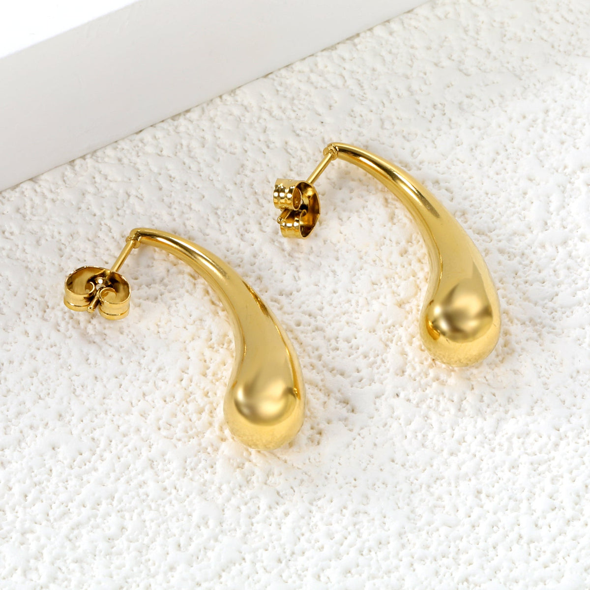 Boucles d'oreilles pendantes éclatantes en forme de goutte