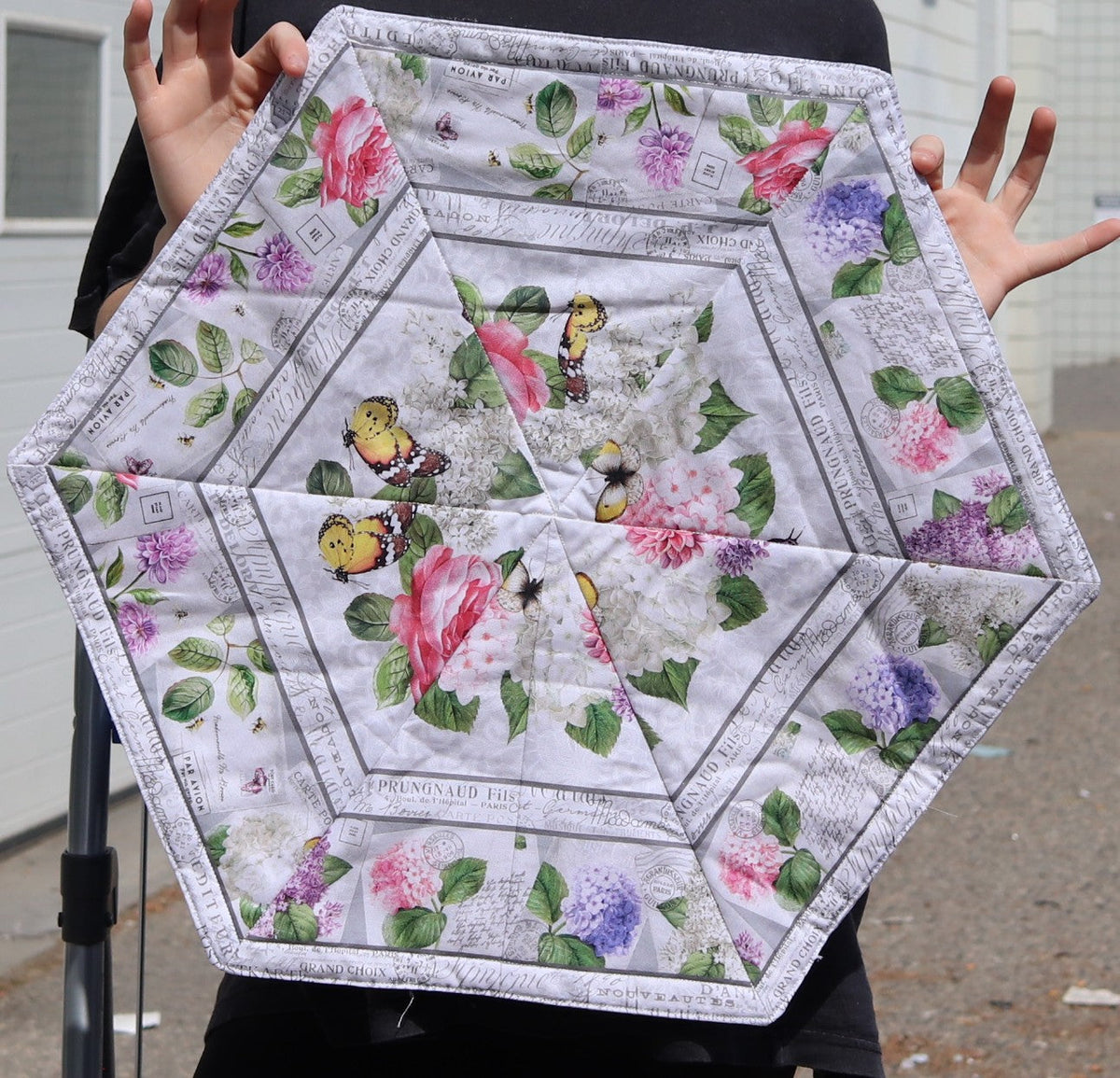 Store Sample- Table Runner - Kaleidoscope Hexagon