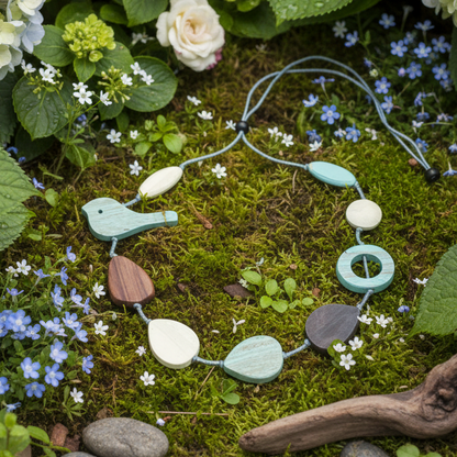 Collier oiseau en bois