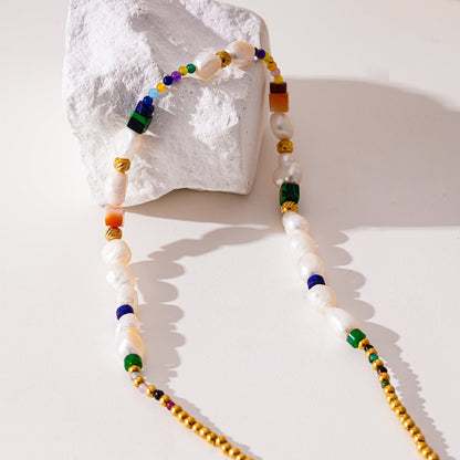 AMADIA : Le paradis retrouvé - Collier coloré avec perles dorées, pierres naturelles et perles d'eau douce