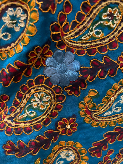 STAFF HOLD PRC7675 Robe longue en pure soie Avatar avec ceinture