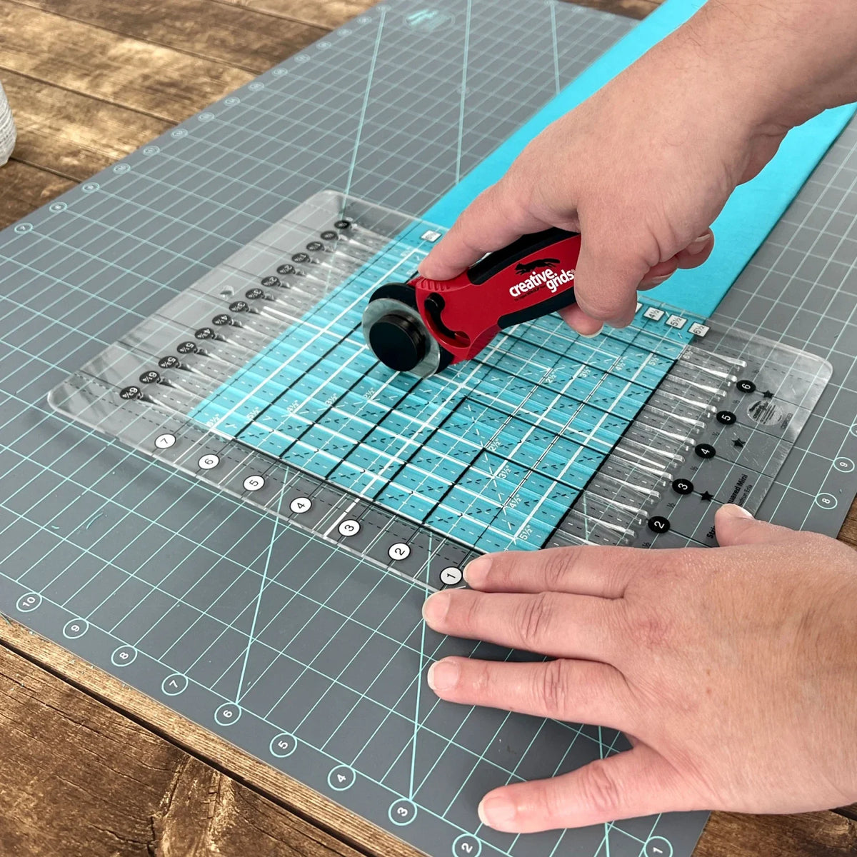 Tapis de coupe rotatif double face auto-cicatrisant Creative Grids pour le quilting et l'artisanat
