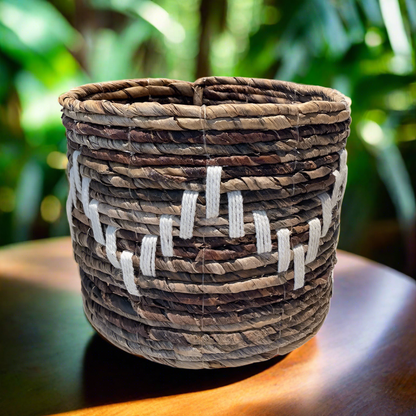 Banana Leaf & Macrame ZigZag Planter Basket