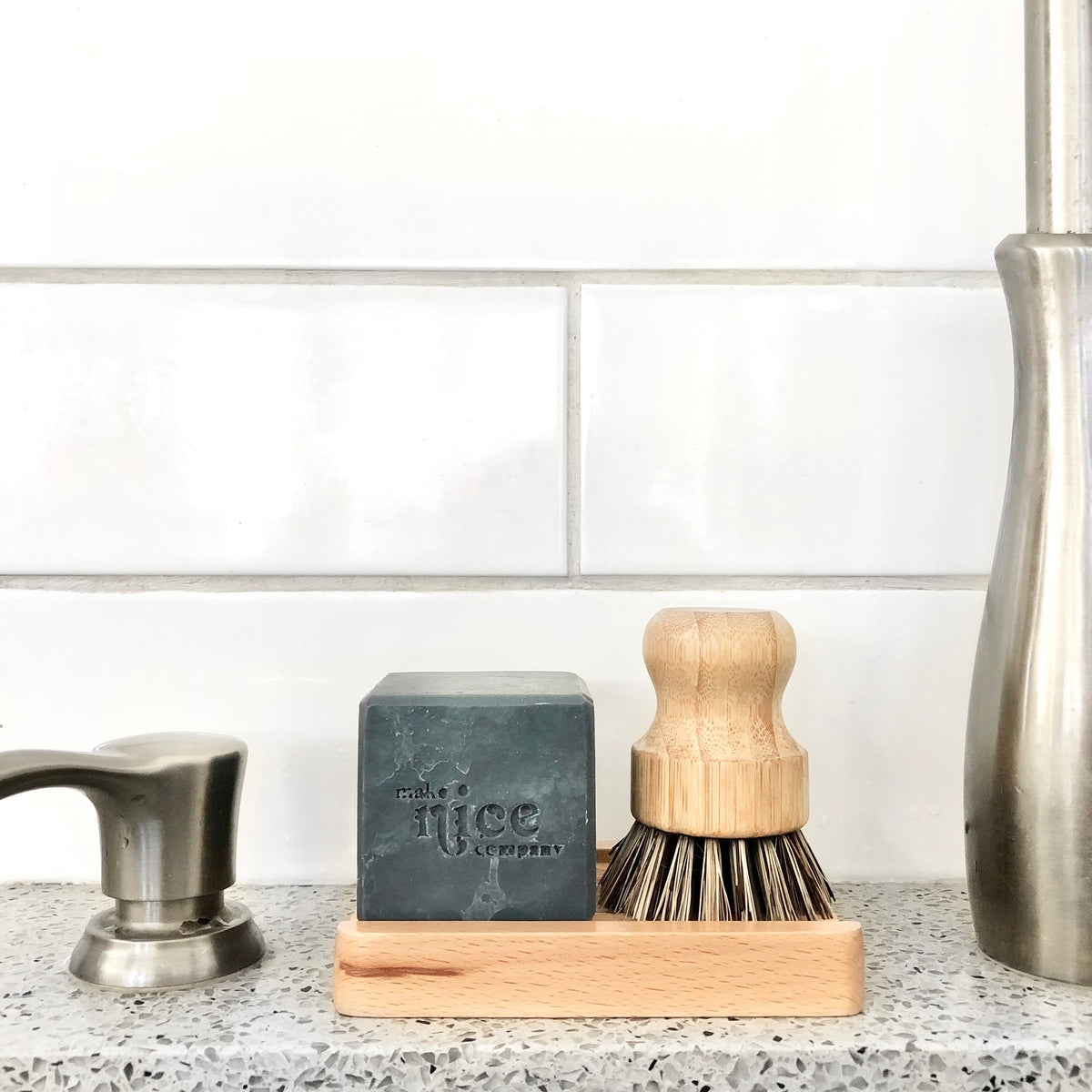 Brosse à récurer avec pommeau en bambou