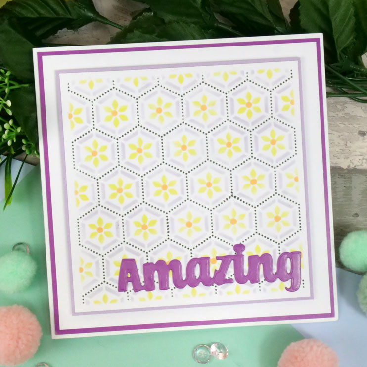 Pour l'amour des masques - Carrelage floral en nid d'abeille en couches