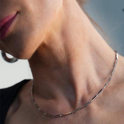 Collier Chaîne Perles Forme Géométrique Minimaliste GUMIA Argent