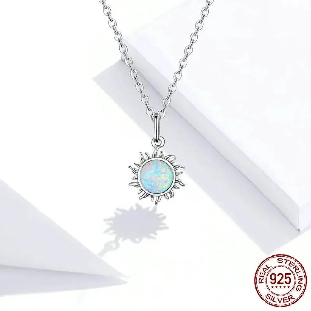 Collier avec pendentif soleil en opale blanche et argent sterling 925 - Chaîne Apollo pour femme