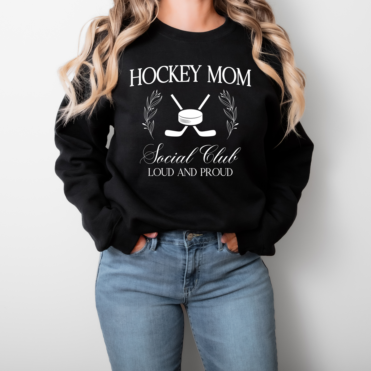 Club social des mamans de hockey - Sweat-shirt ras-du-cou unisexe Fortes et fières