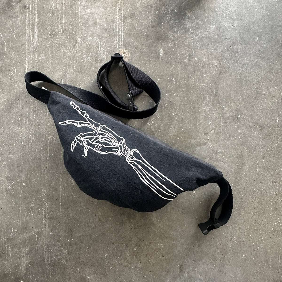 The Cross Body Bag - Capita Skeleton Peace