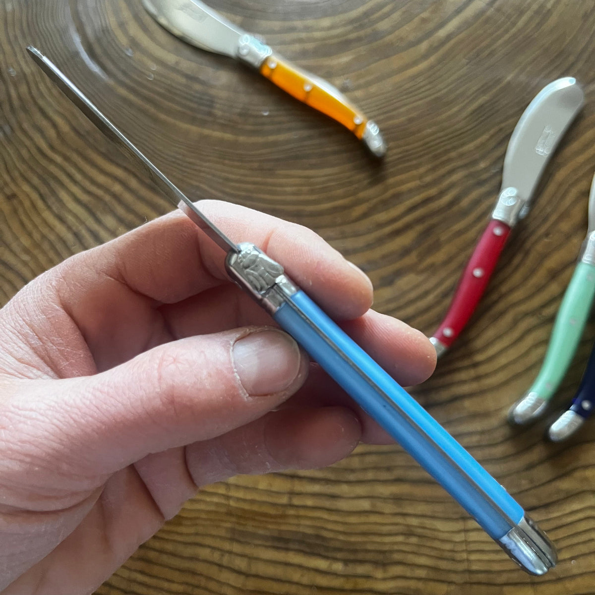 Couteau à beurre Laguiole ®, Bleu Pastel
