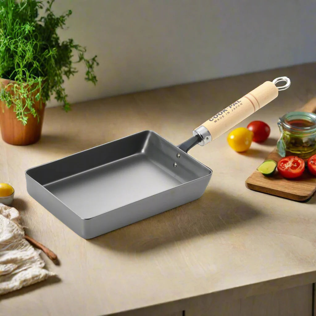 Yoshikawa Cook-Pal REN 18 x 13cm (Medium) Nitrided Carbon Steel Tamagoyaki Pan