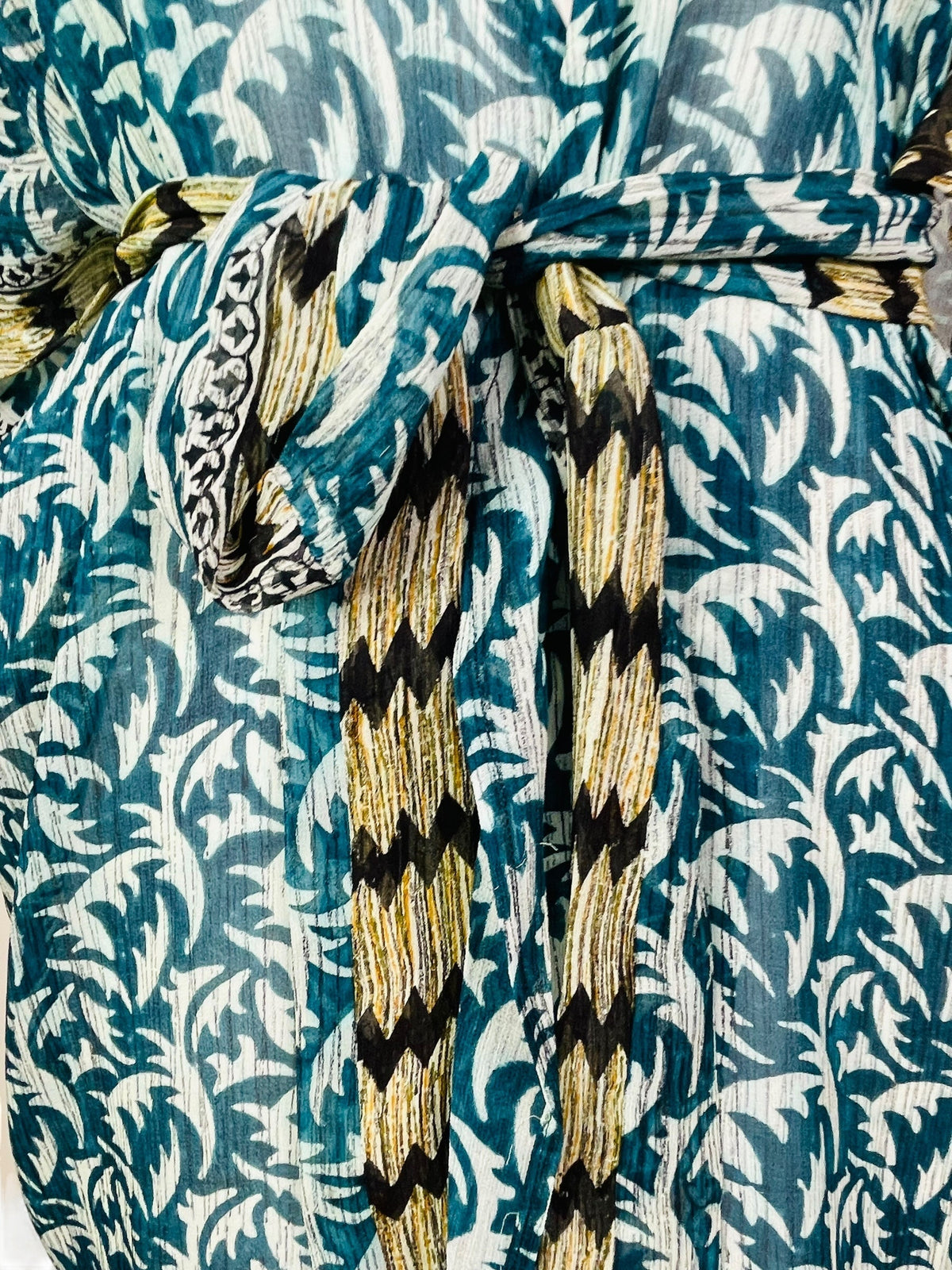 PRG7490 Veste à manches kimono en pure soie Sheer Avatar avec ceinture