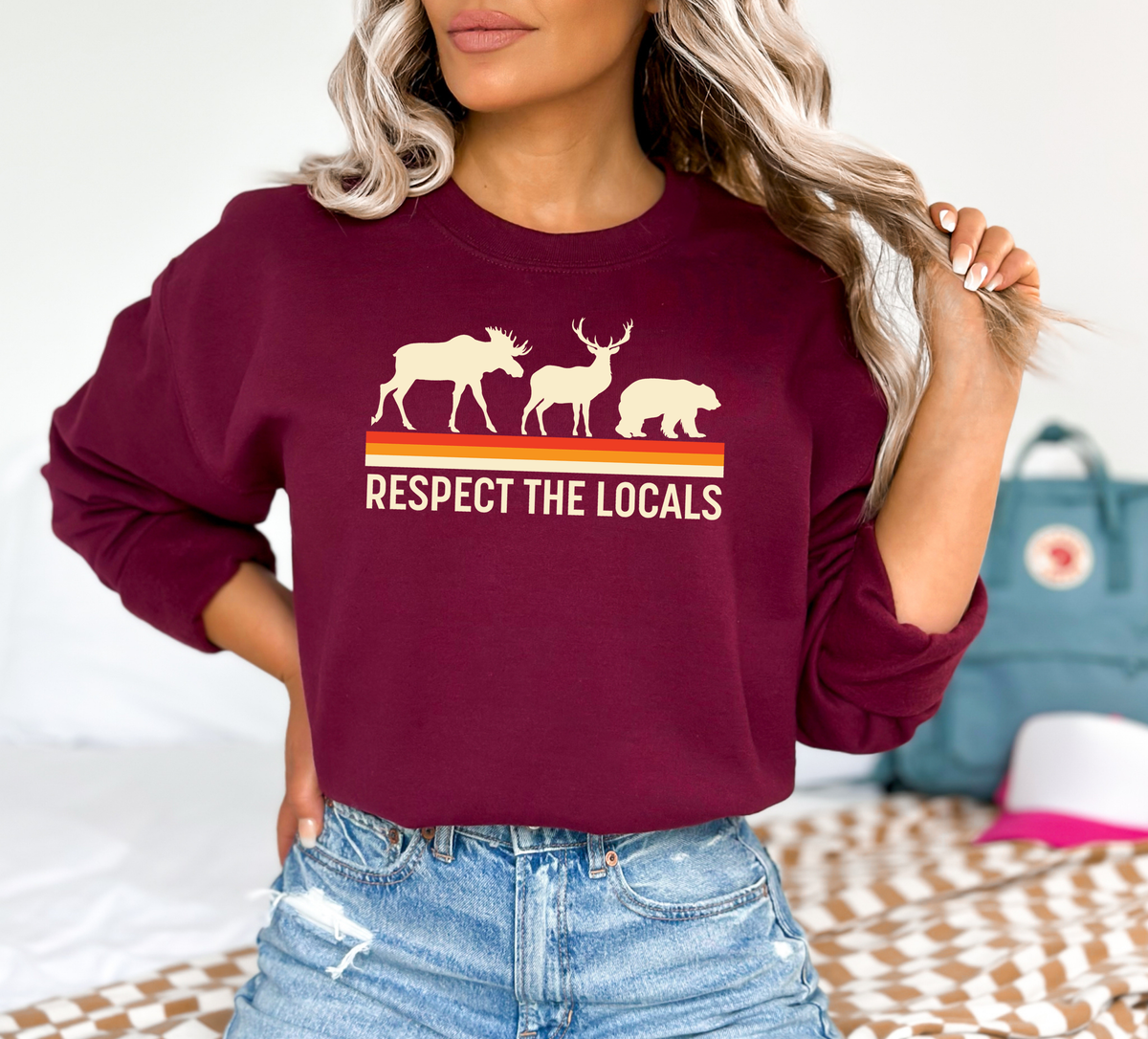 Sweat-shirt unisexe à col rond Respecte les locaux | Vêtements Lac | Vêtements de camping