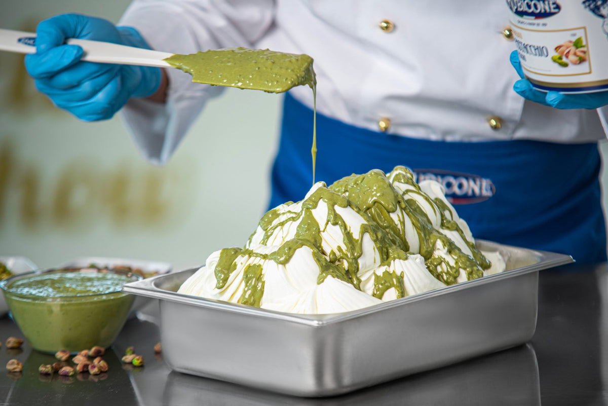 Garniture de dessert pour coupes glacées à la pistache - Seau de 3 kg - Variegato pistache - Rubicone Canada - Fabriqué en Italie - Expédition gratuite au Canada pour les commandes de plus de 199 CAD