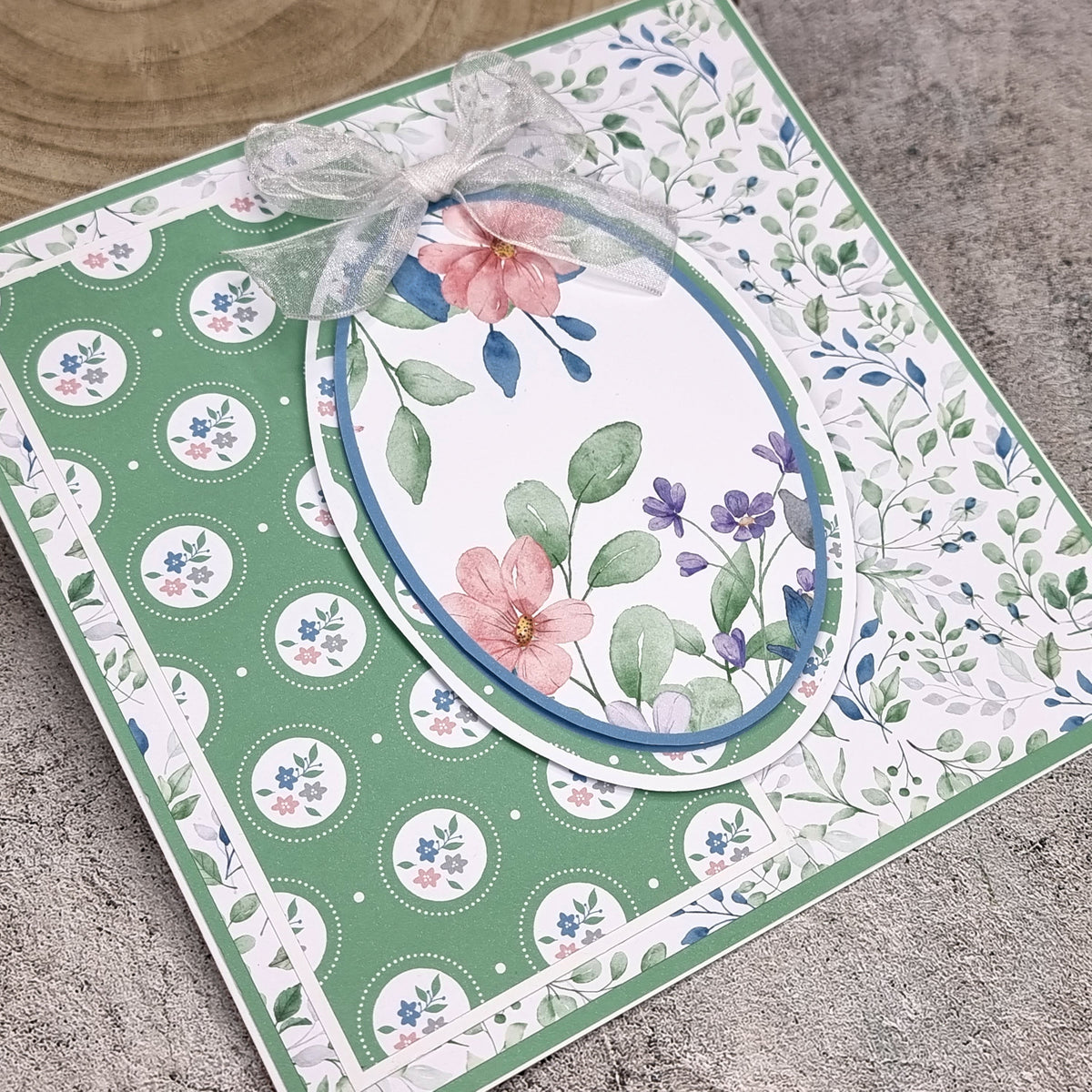 The Paper Boutique Sunny Gardens Bloc de Cartes Couleur 20,3 cm x 20,3 cm