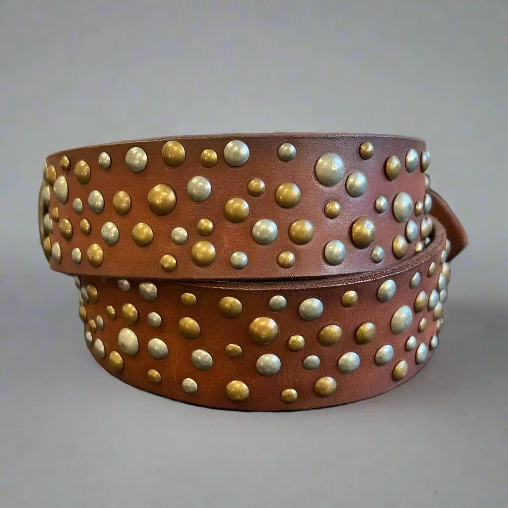 Ceinture en cuir pleine fleur pour femme avec boucle ovale et clous
