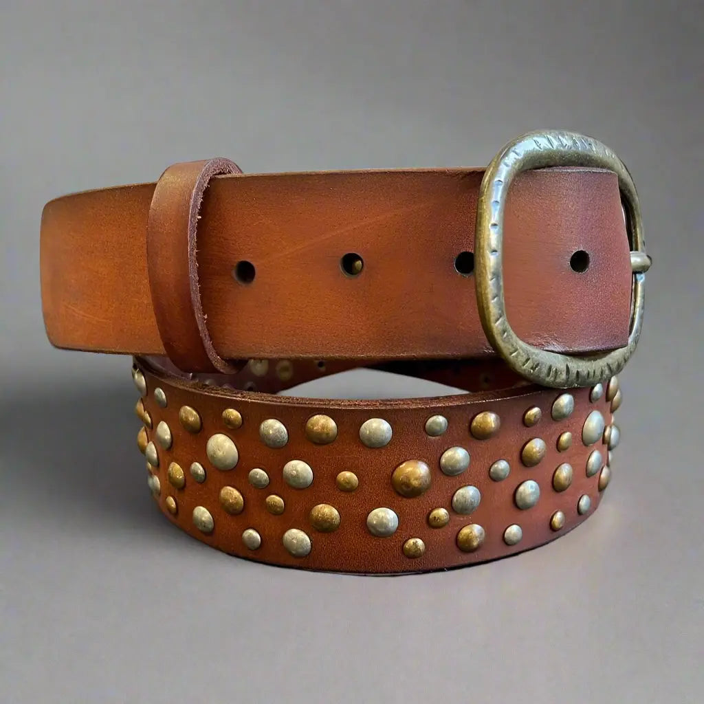 Ceinture en cuir pleine fleur pour femme avec boucle ovale et clous