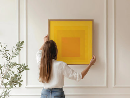 Estampe Giclée de Taos Inspirée de Josef Albers : Art Moderne du Milieu du Siècle, 'Hommage au Carré' Jaune et Orange