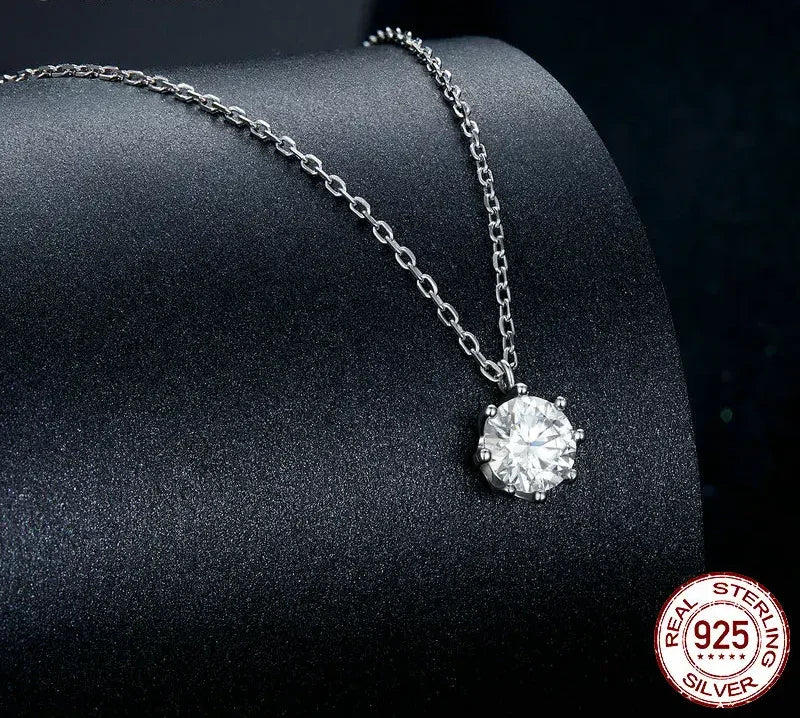 Collier pendentif éblouissant en argent sterling avec moissanite de 0,8 carat