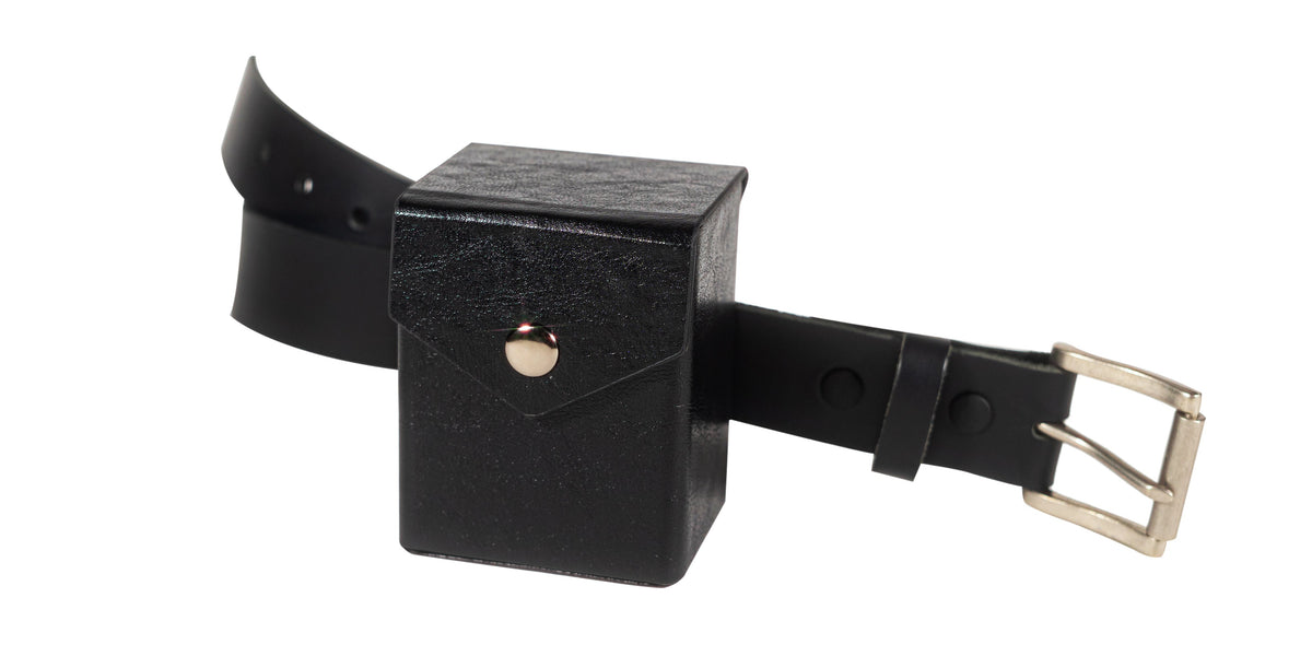 Boîte de Deck Réplique Yugi + Attache Ceinture - Coque Rigide - Similicuir