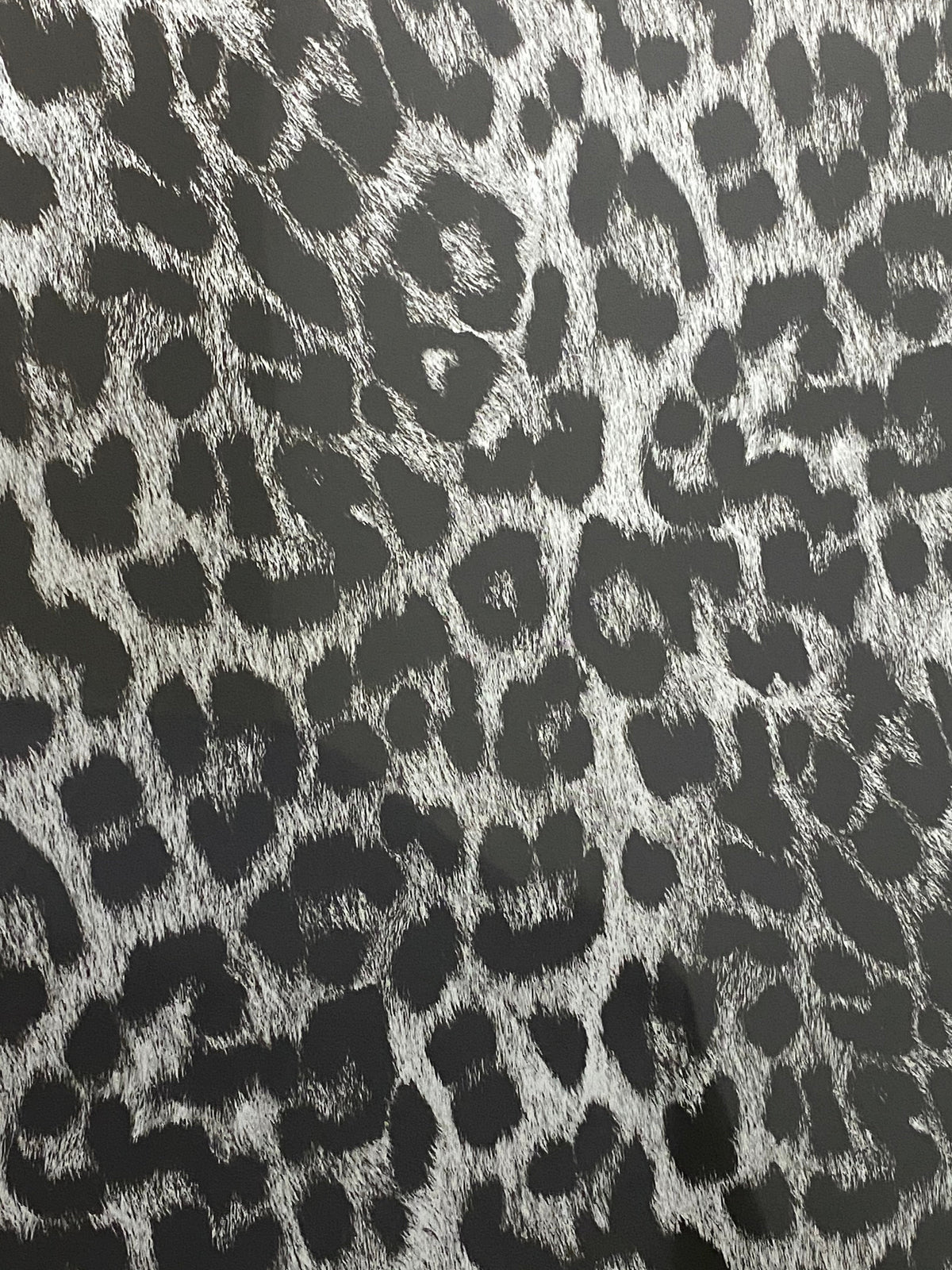Vinyle de transfert thermique HTV Cheetah Silver (Livré avec un film ou un protecteur)