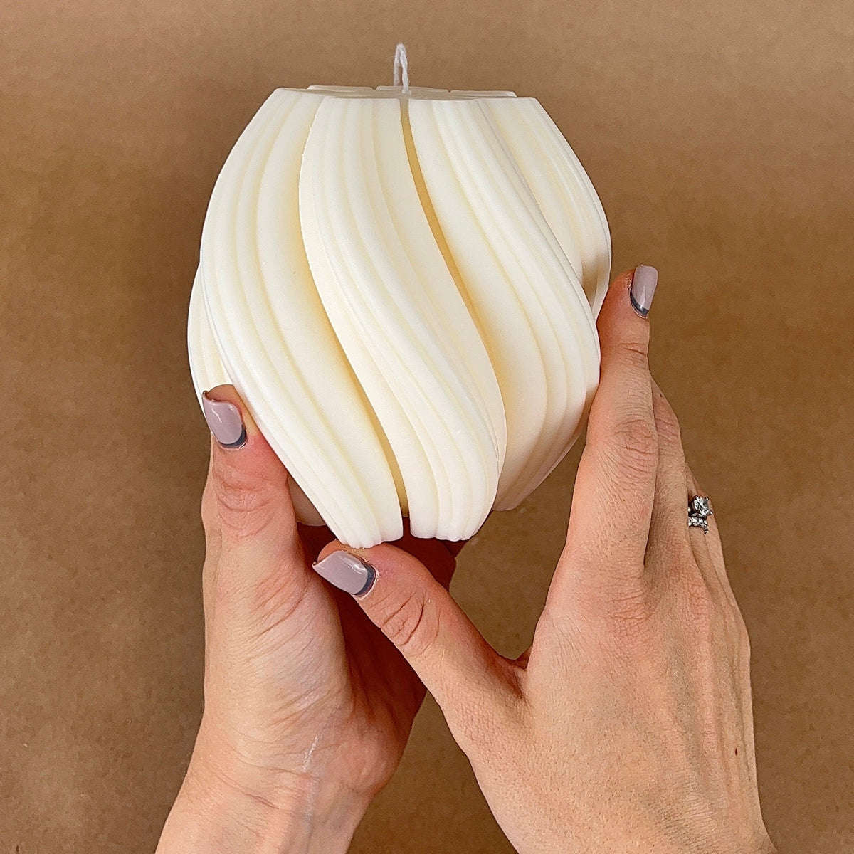 Grande bougie en cire de soja spirale | Pilier décoratif sans parfum
