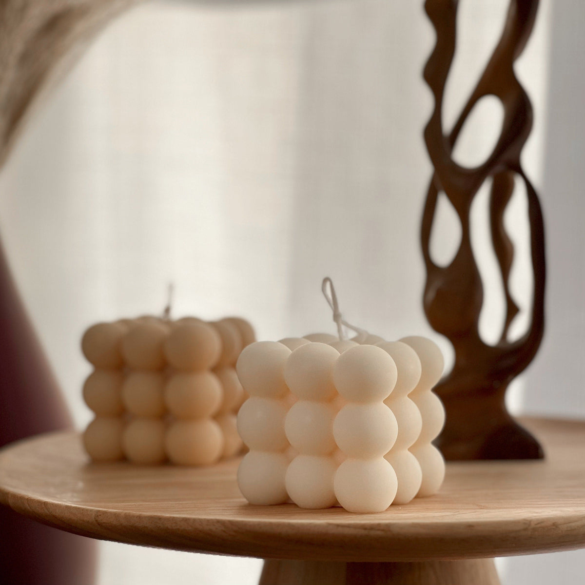 Bougie Cube Bulles : Pilier décoratif en cire de soja, fait main