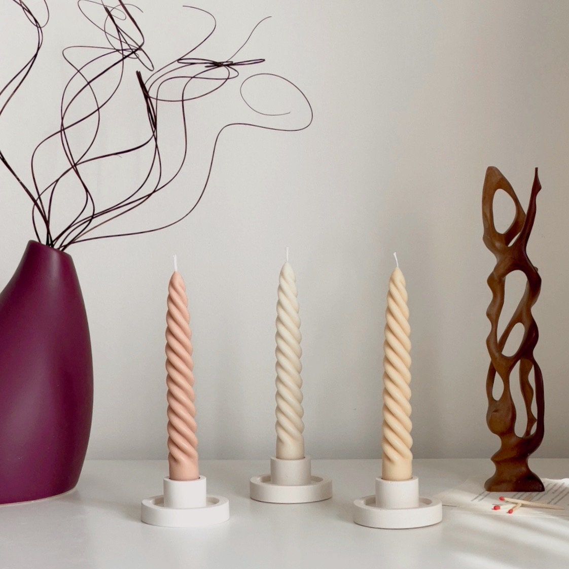 Bougie Conique Torsadée Faite à la Main : Décoration de Table Pastel