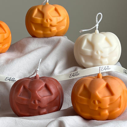 Bougie citrouille d'Halloween coulée à la main | Bougie décorative en cire de soja