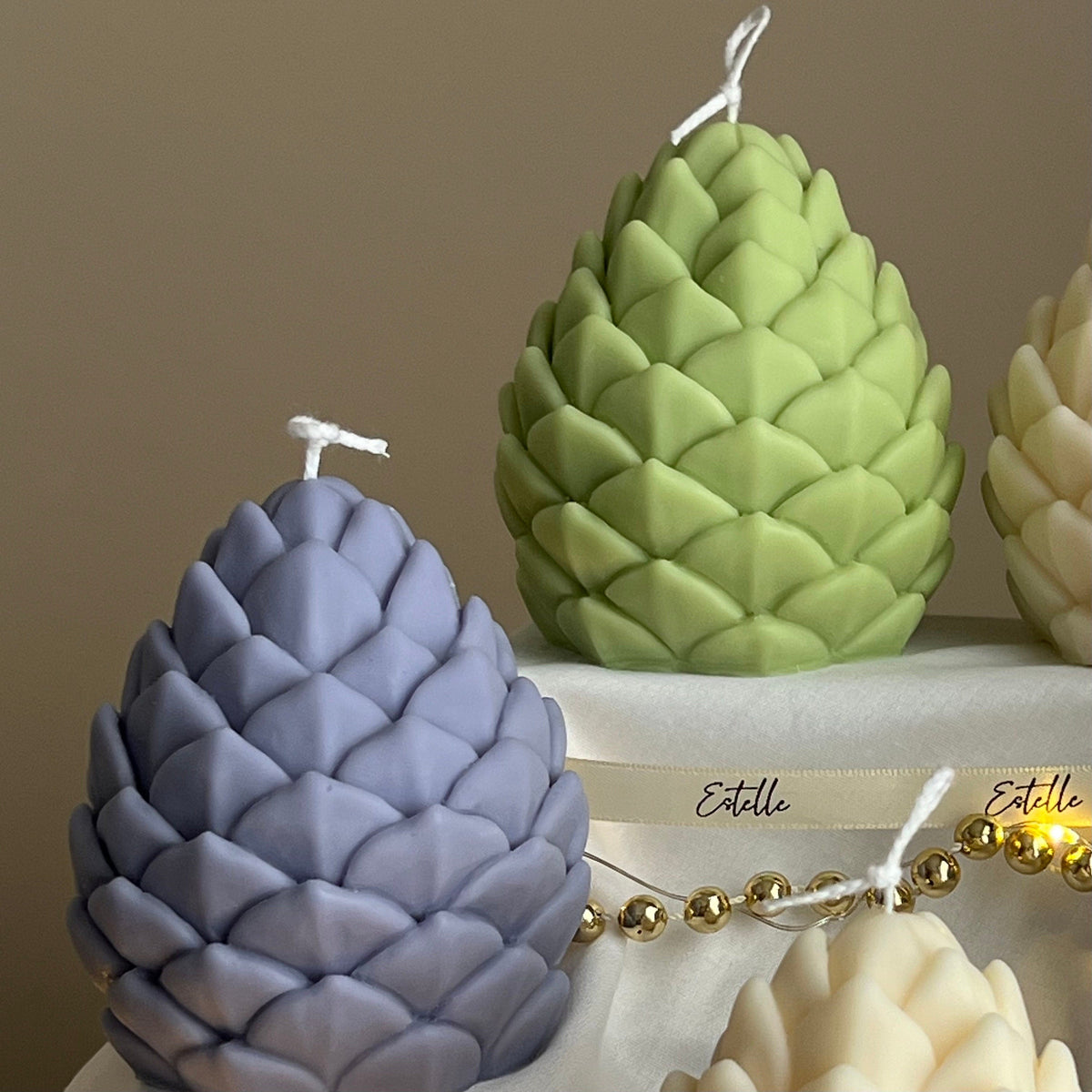 Bougie de Soja Pomme de Pin Faite à la Main : Décoration de Noël
