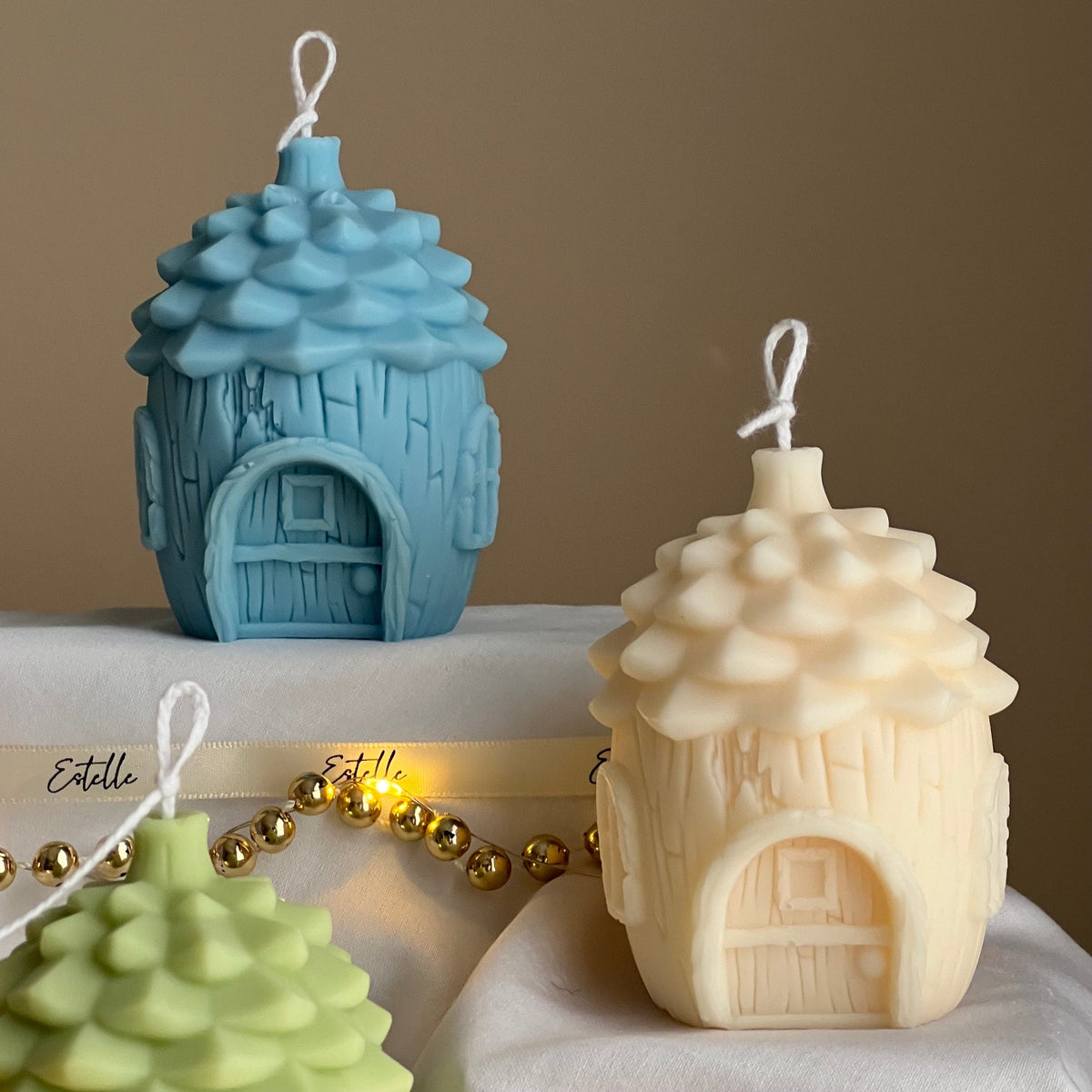 Bougie Maisonnette Pomme de Pin : Décoration de Noël Faite Main en Soja