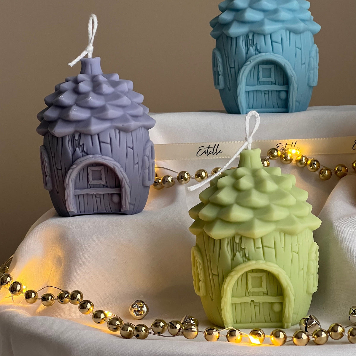Bougie Maisonnette Pomme de Pin : Décoration de Noël Faite Main en Soja