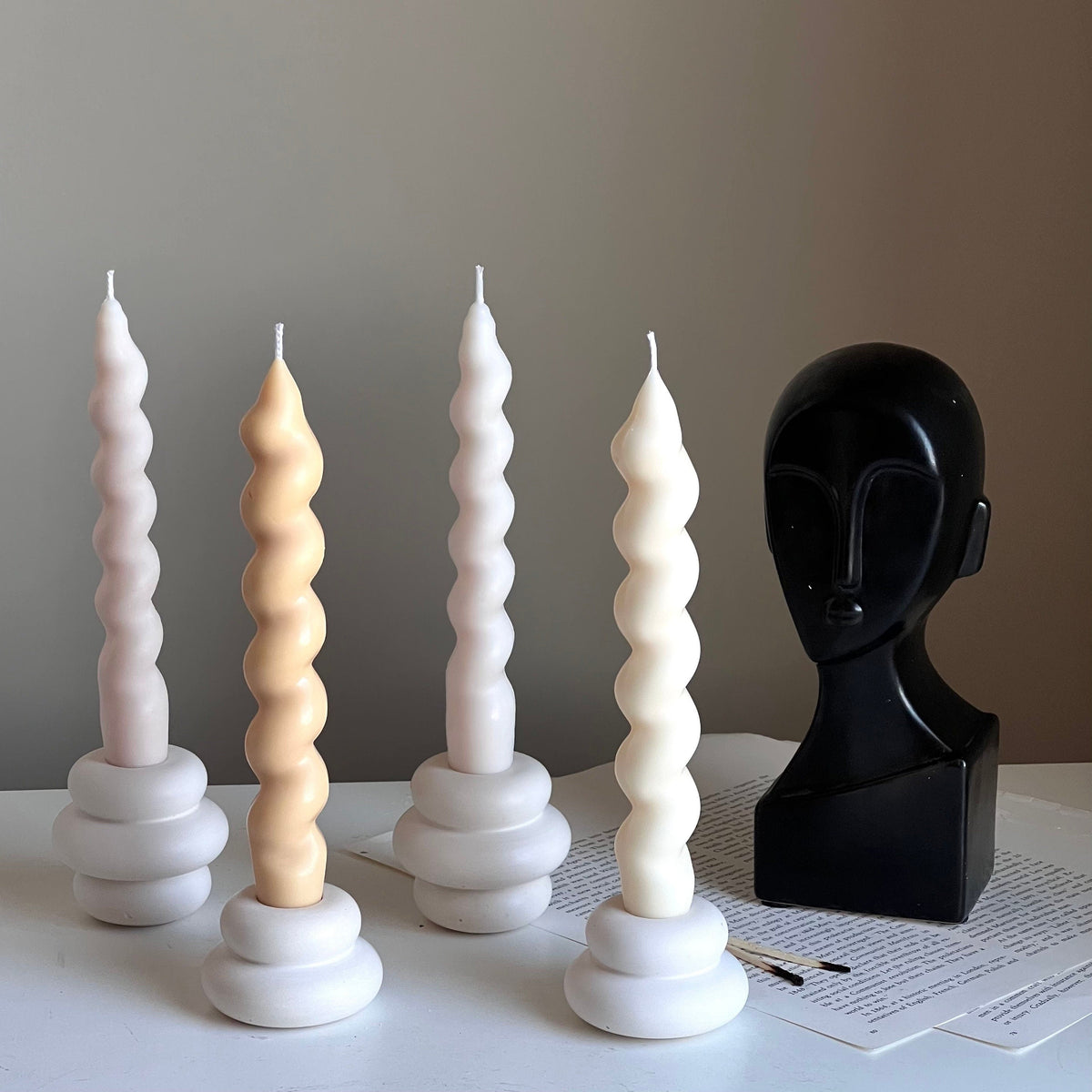Bougeoir Donut en Jesmonite : Décoration de mariage minimaliste