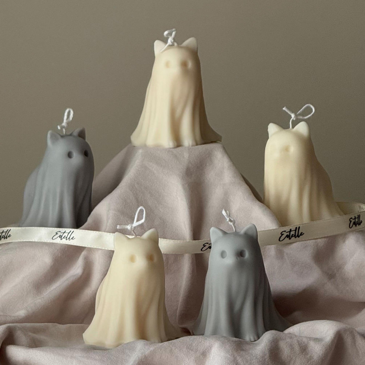 Bougie chat fantôme d'Halloween : cadeau animal en cire de soja faite à la main