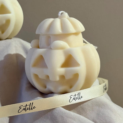 Bougie fantôme d'Halloween faite à la main avec citrouille : Décoration d'intérieur en cire de soja