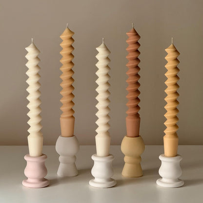 Bougeoir colonne sculpturale : Décoration de mariage minimaliste