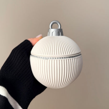 Énorme Boule de Noël Ornementale – Décoration de Fête Sculpturale, Bougie Artisanale en Cire de Soja