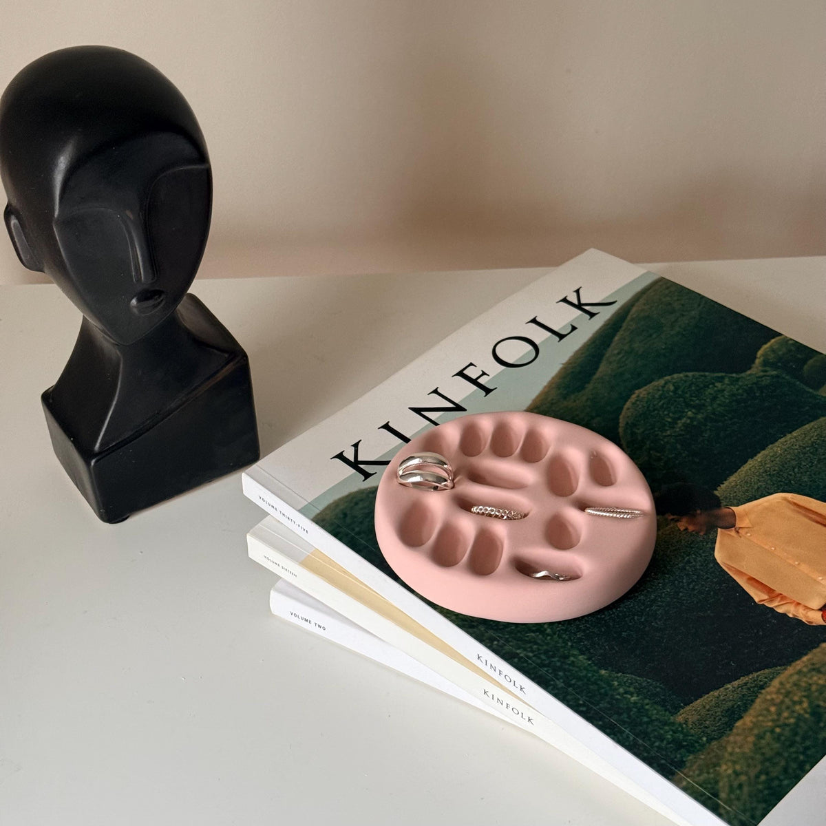 Plat Organisateur Bague Minimaliste | Plateau Sculptural en Jesmonite