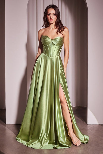 7 COULEURS DISPONIBLES. ROBE TRAPÈZE SANS BRETELLES EN SATIN