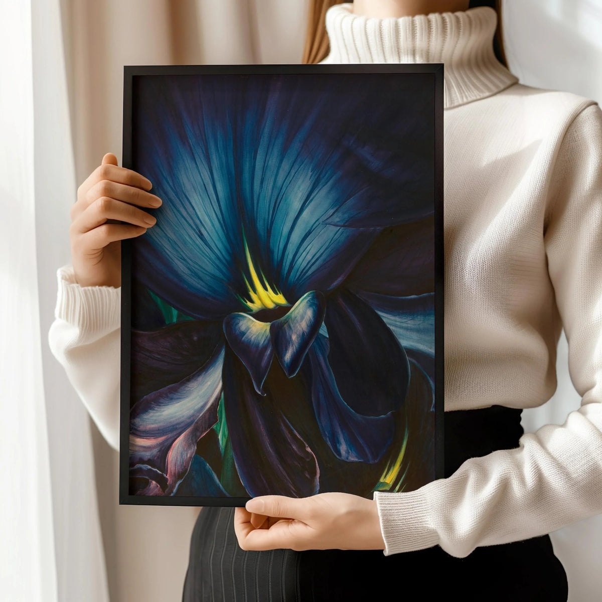 Leon Carrol - Dauphinelle Chinoise | Une Magnifique Peinture d'un Bleu Marine Intense en Superbe Impression Giclée (disponible encadrée à la main ou non encadrée)