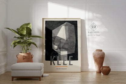 Paul Klee - Tête taillée grossièrement | Affiche d'exposition d'art moderne neutre (disponible encadrée à la main ou non encadrée)