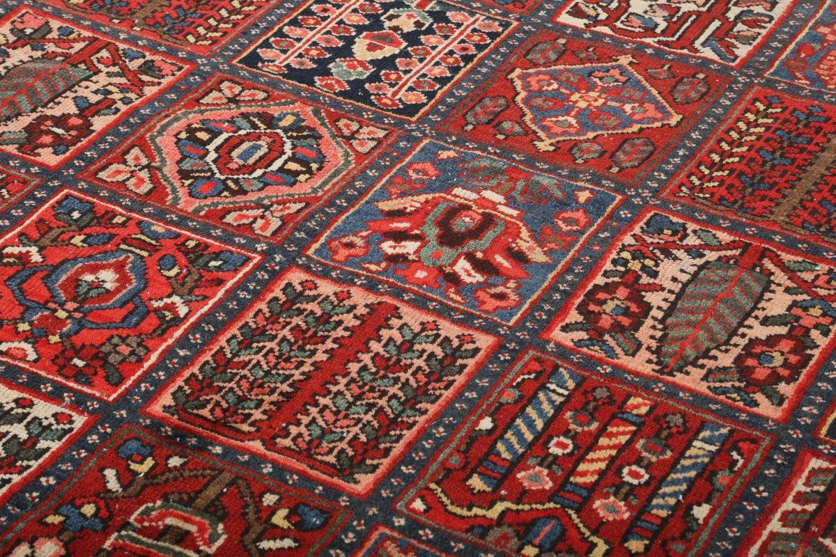 Persian Bakhtiari Rug | 8' 6" x 12' 6"