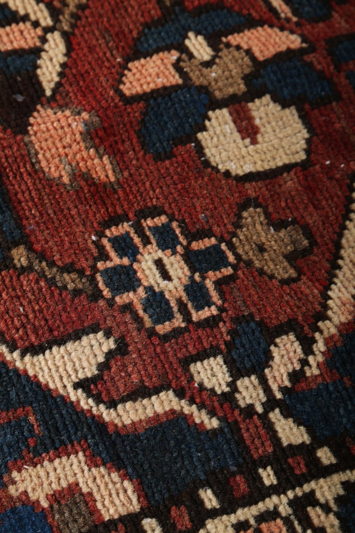 Persian Bakhtiari Rug | 9' 10" x 12' 9"