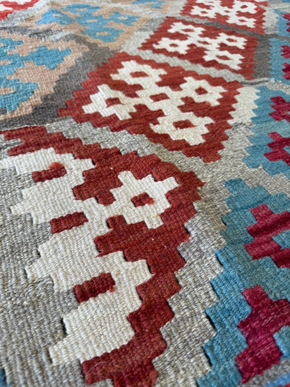 Persian Shiraz Kilim Rug | 5' 3" x 6' 9"