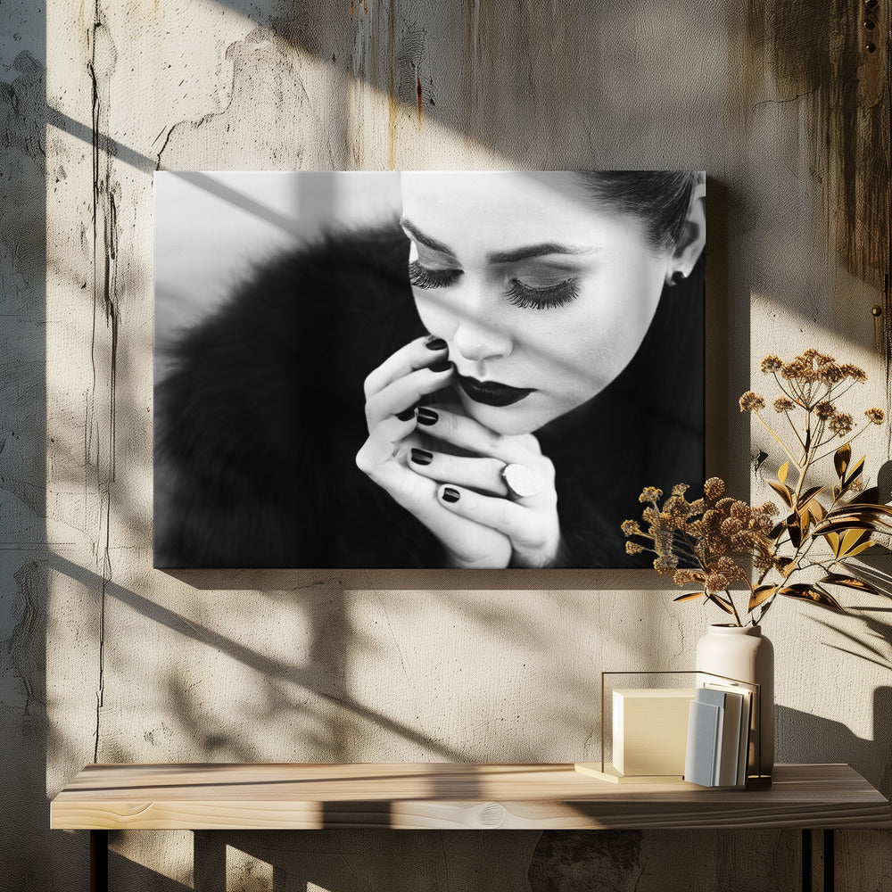 Wall art between fingers